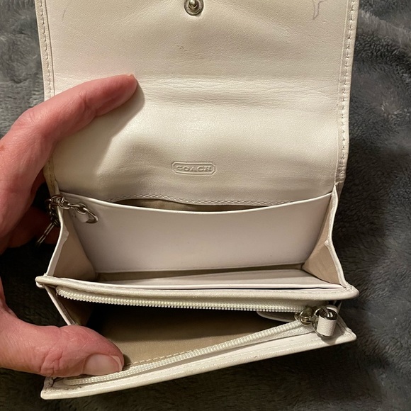 Coach barrel bag L0694-10677 and matching wallet. - Picture 9 of 11